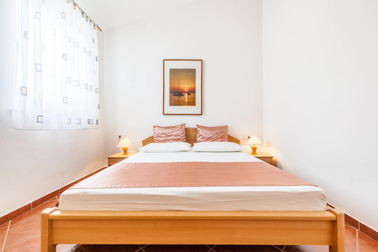 Ferienhaus Rajka Kustići 外观 照片